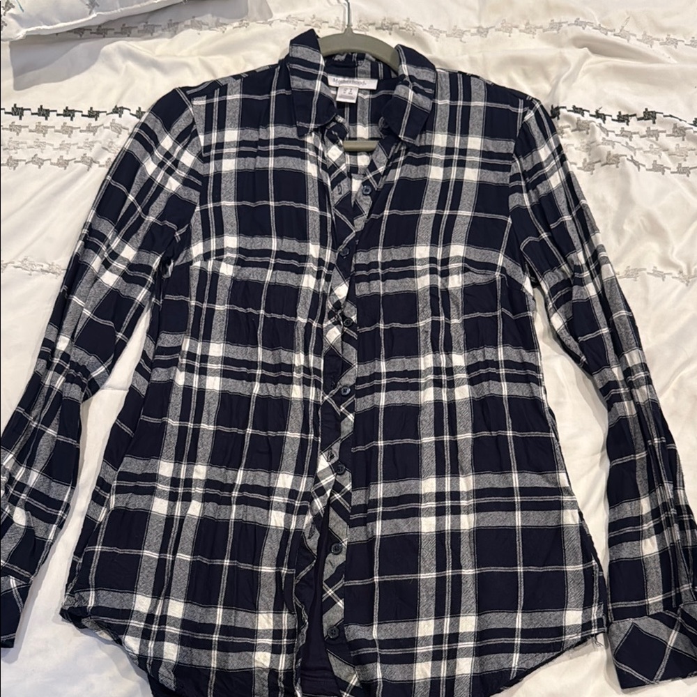 Navy blue lightweight nursing top